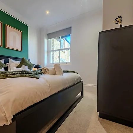 Elegant 9583bh Apartment