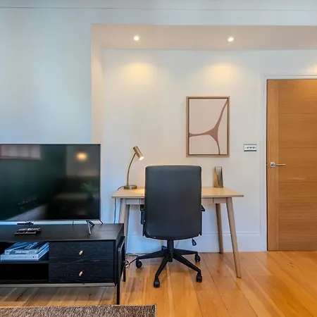 Elegant 9583bh Apartment